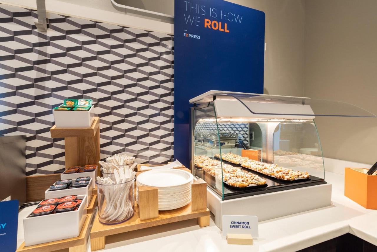 Holiday Inn Express - Dallas Downtown By Ihg Bagian luar foto